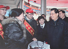 原中央首长看望大家